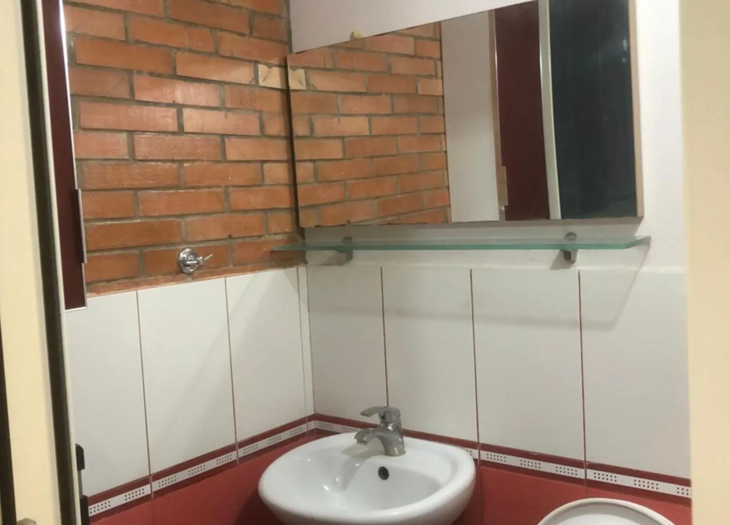 Vlorë Guest House Orest