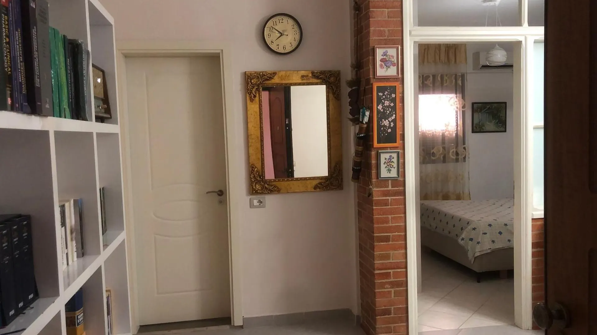 Vlorë Guest House Orest דירה